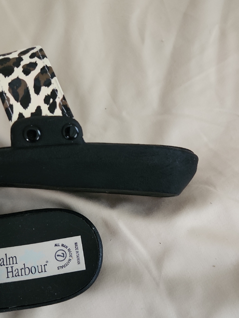 Leopard Pattern Strap Shoe - Picture 3 of 3